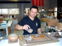 陶藝家鄧丁壽先生展示一把古逸壺